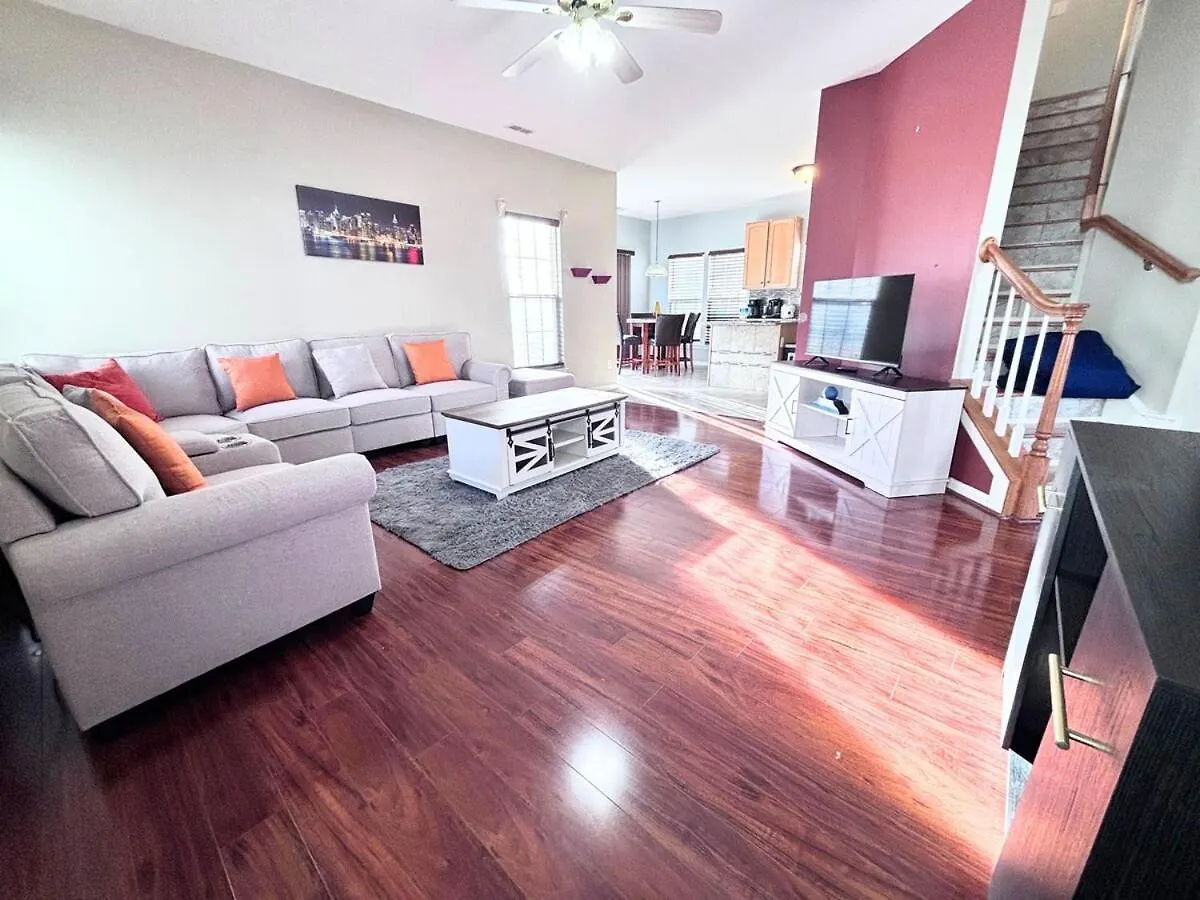 Villa Amazing 4 Bdrm Home W Garage In Charlotte