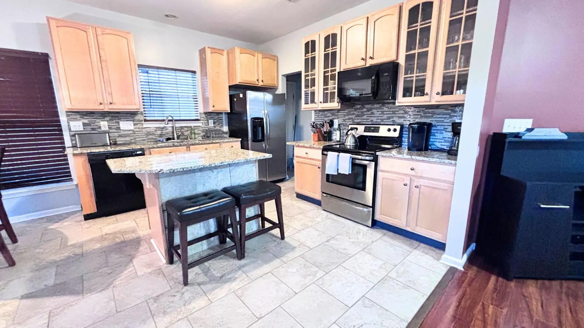 Amazing 4 Bdrm Home W Garage In Charlotte