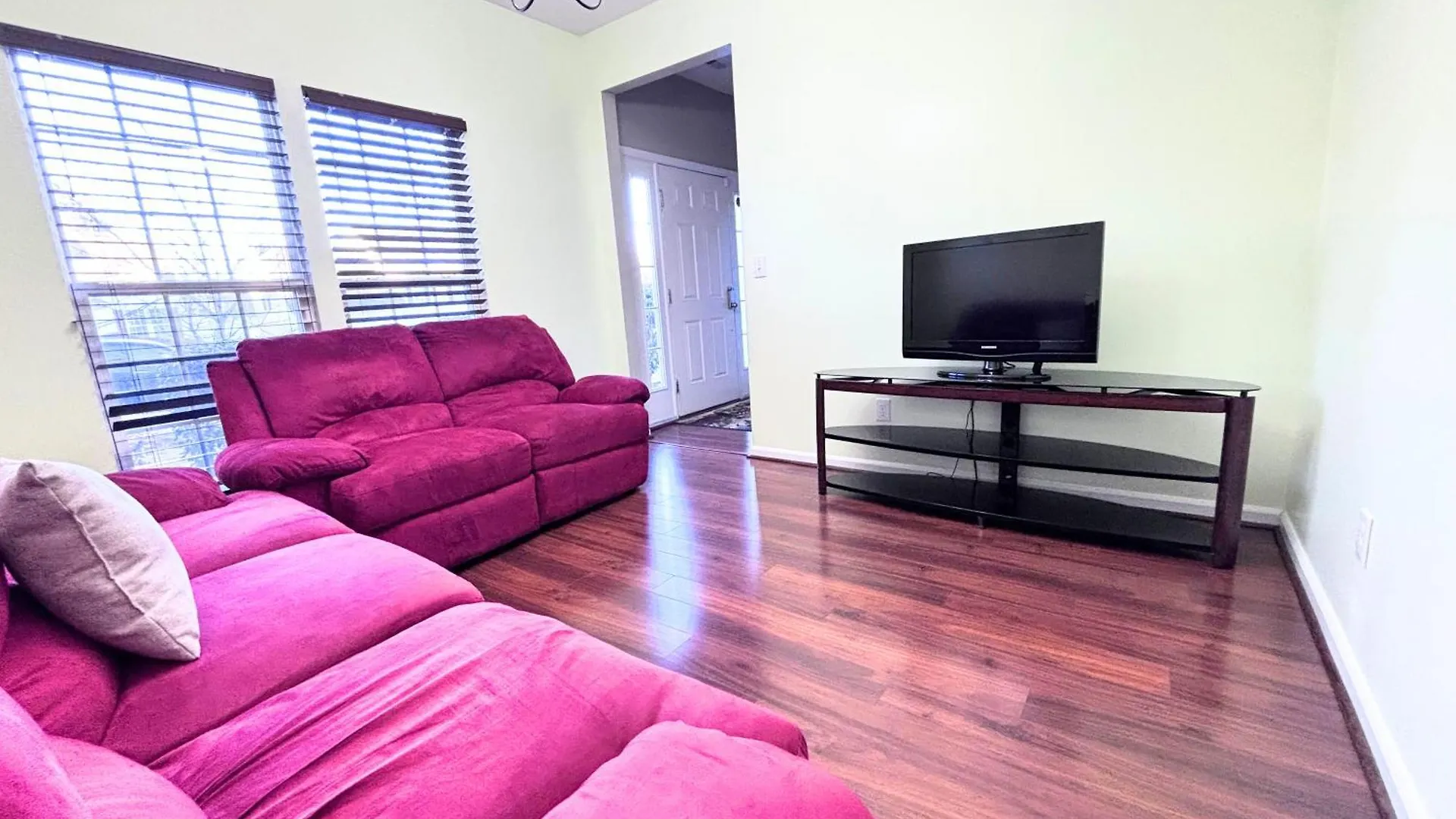 Vila Amazing 4 Bdrm Home W Garage In Charlotte